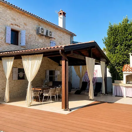 Holiday home Your Paradise In Istria Charming Stone House With Private Garden & Pool